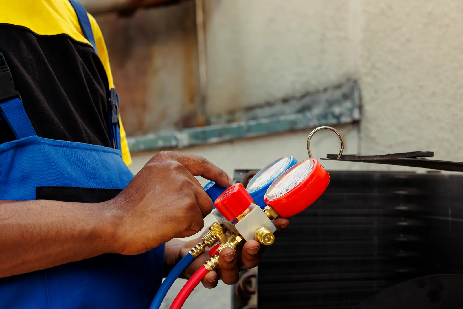 Aircon Freon Charging by an Ayos Lamig technician